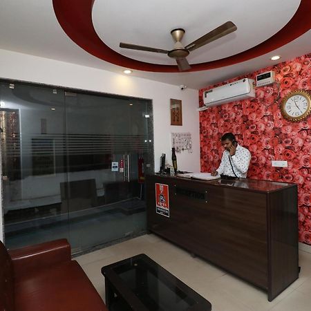 Oyo Flagship Hotel Daimond Nova Deli Exterior foto