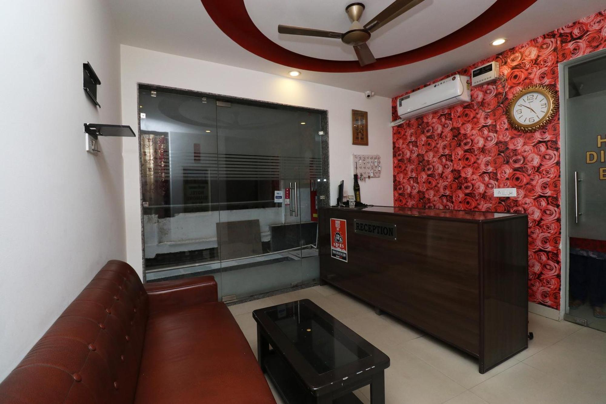 Oyo Flagship Hotel Daimond Nova Deli Exterior foto
